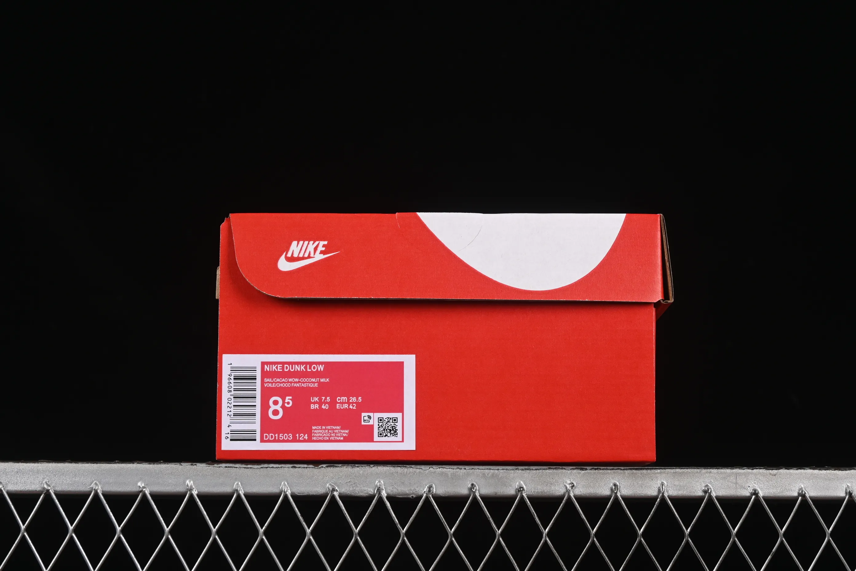 All Categories Nk SB Dunk Series Nk SB Dunk Low Low-top sneakers Nike Dunk Low "Surfaces In Brown And Sail" Panda Prank CNY Year of the Snake Shedding dust to welcome gold Golden snake holding wealth Low-top casual sneakers DD1503-124